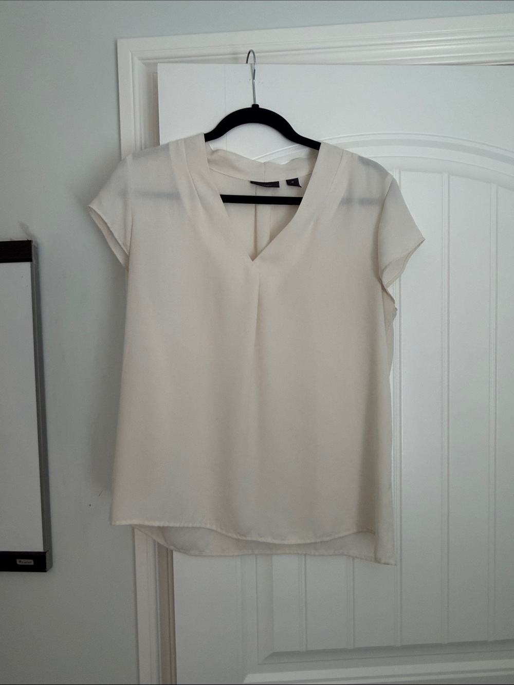 Halogen Cream V-Neck Cap Sleeve Blouse